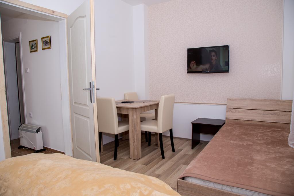 Casa Bella & Nova Hotel Palic Ngoại thất bức ảnh